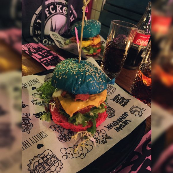 Bunte Burger by Vegan Junk Food Bar